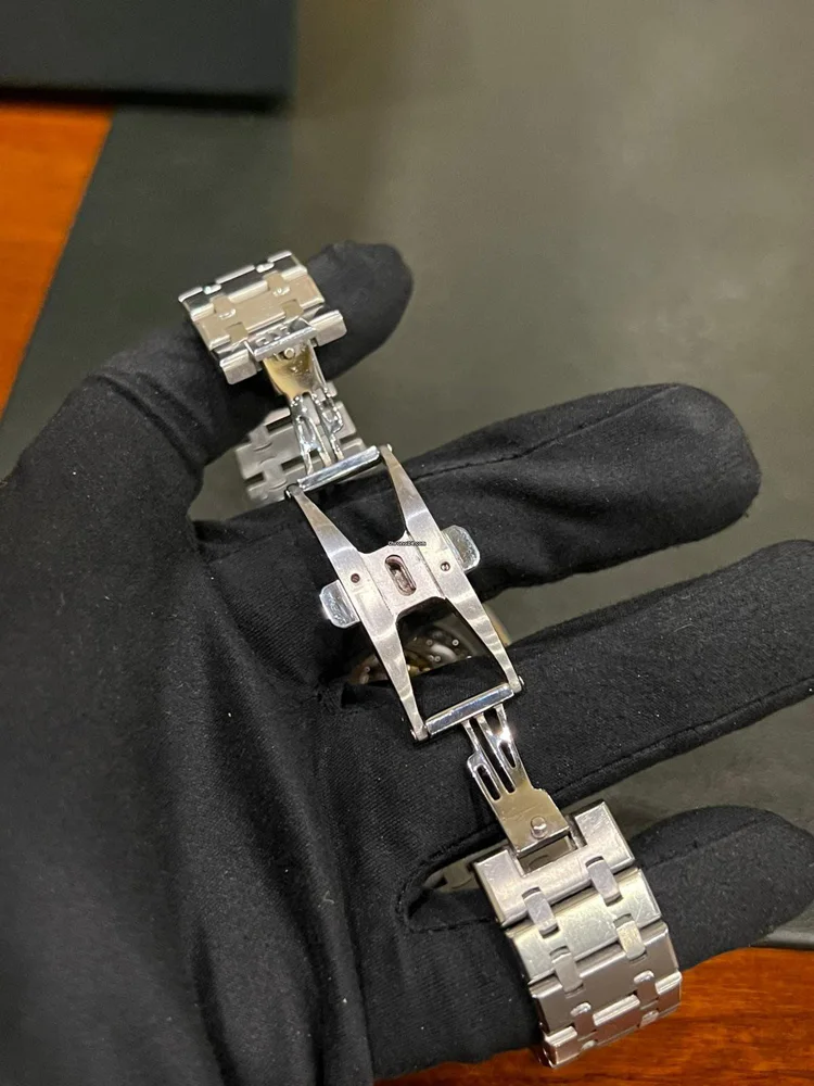 Audemars Piguet Royal Oak Selfwinding 15300ST.OO.1220ST.02